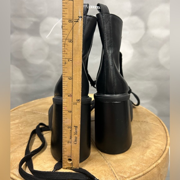 NWOB GB (Gianni Bini) Suzie Leather Lace-up Black Sole Chunky Heel Boot size 6.5 - Picture 4 of 8